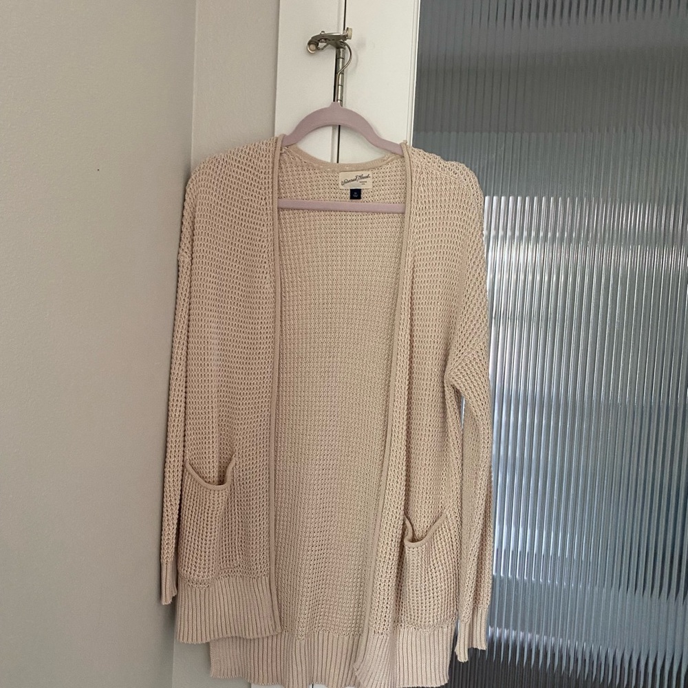 TAN CARDIGAN WITH POCKETS